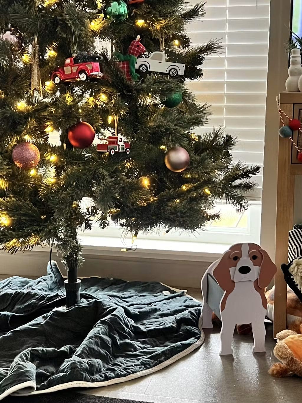 Customer photo review of Dog Planter - Beagle
