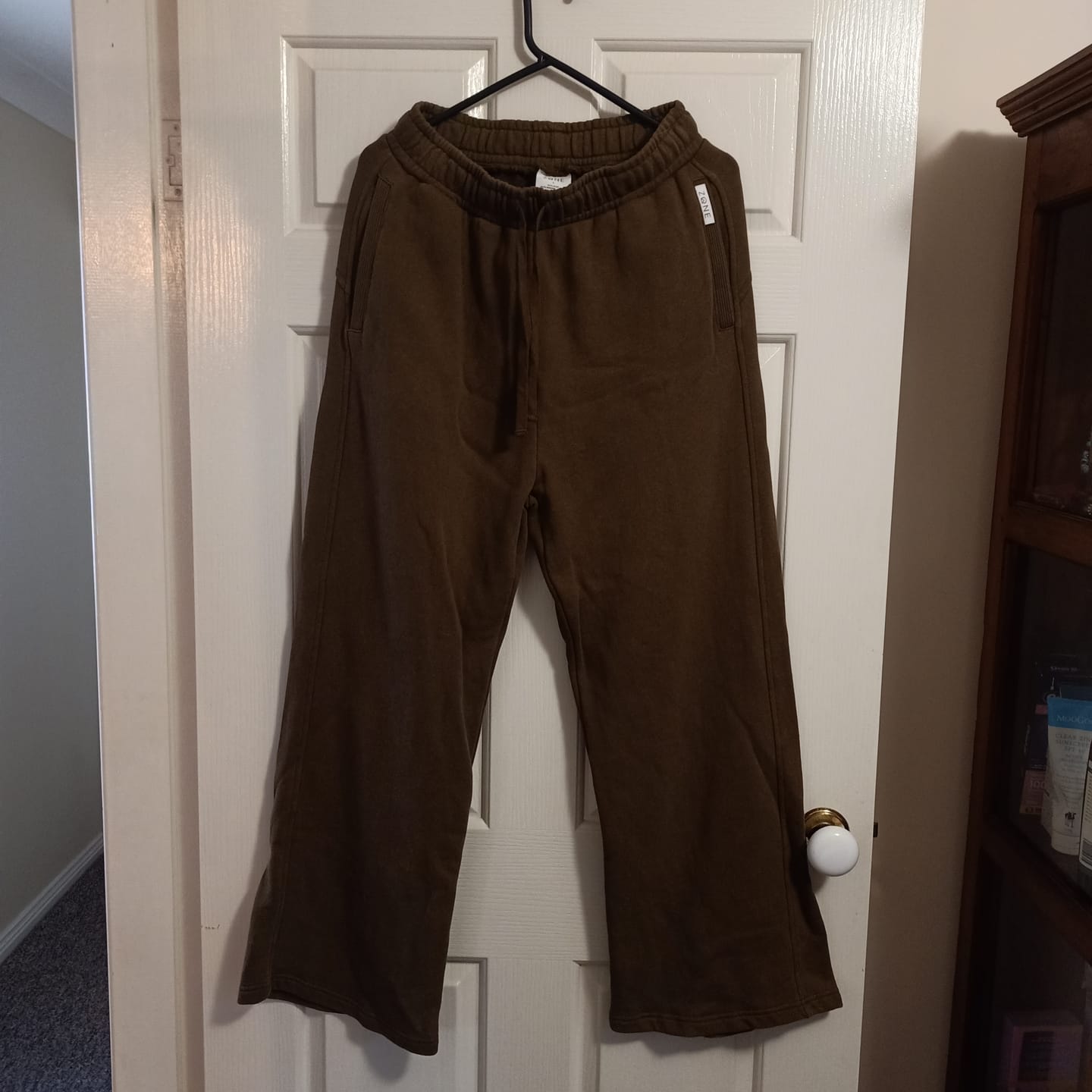 Customer photo review of Women's Wide Leg Jogger