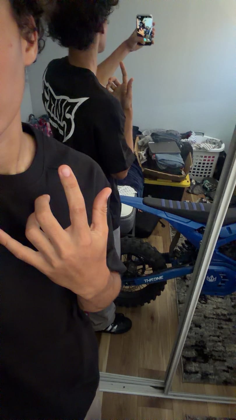 Customer photo review of Black WildStyle Shirt by FANGMOTO™