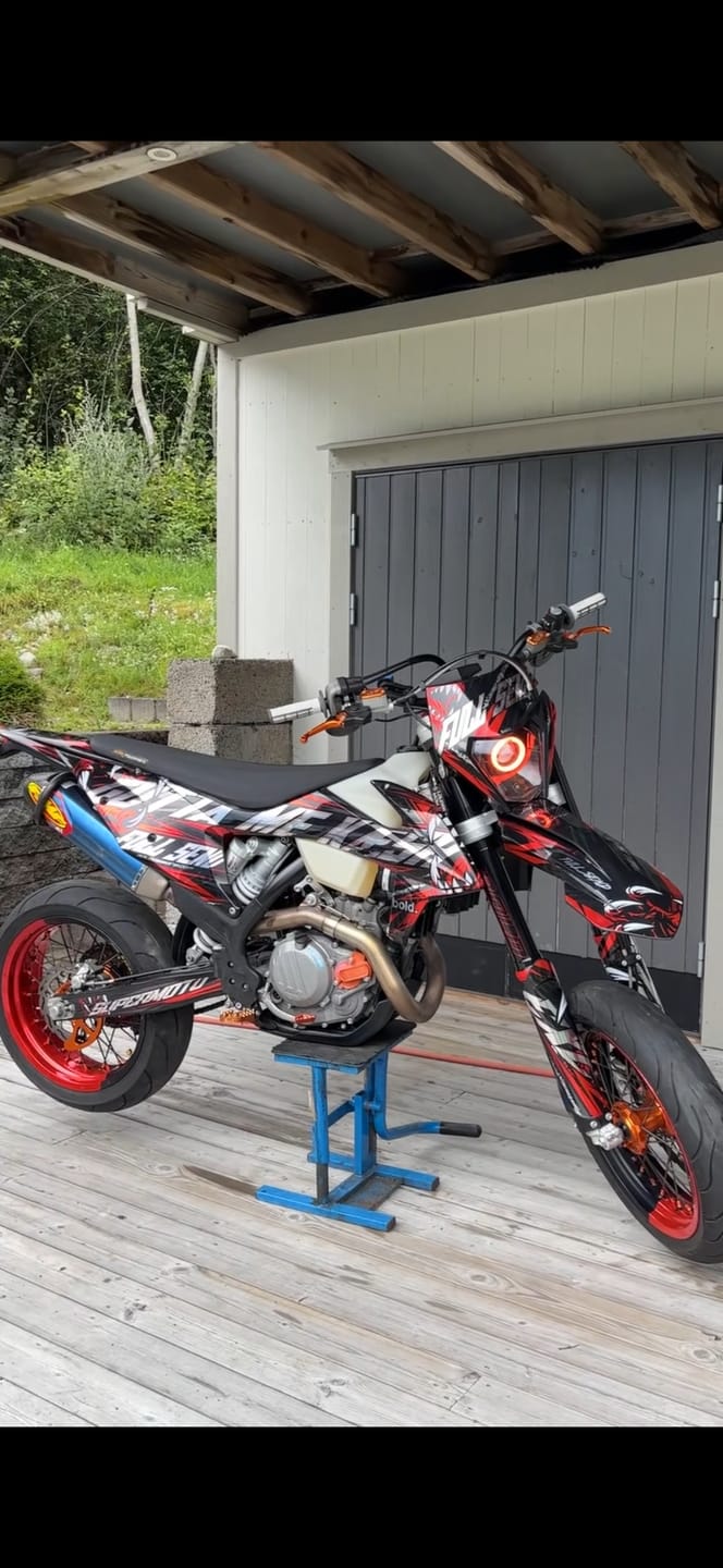 Customer photo review of Savage - Graphics kit