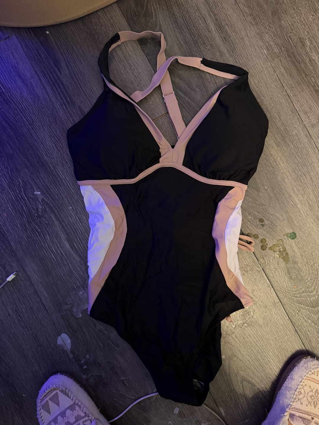 Customer photo review of Emoswimsuit - Women's One Piece Swimsuit Slimming Tummy Control Bathing Suit