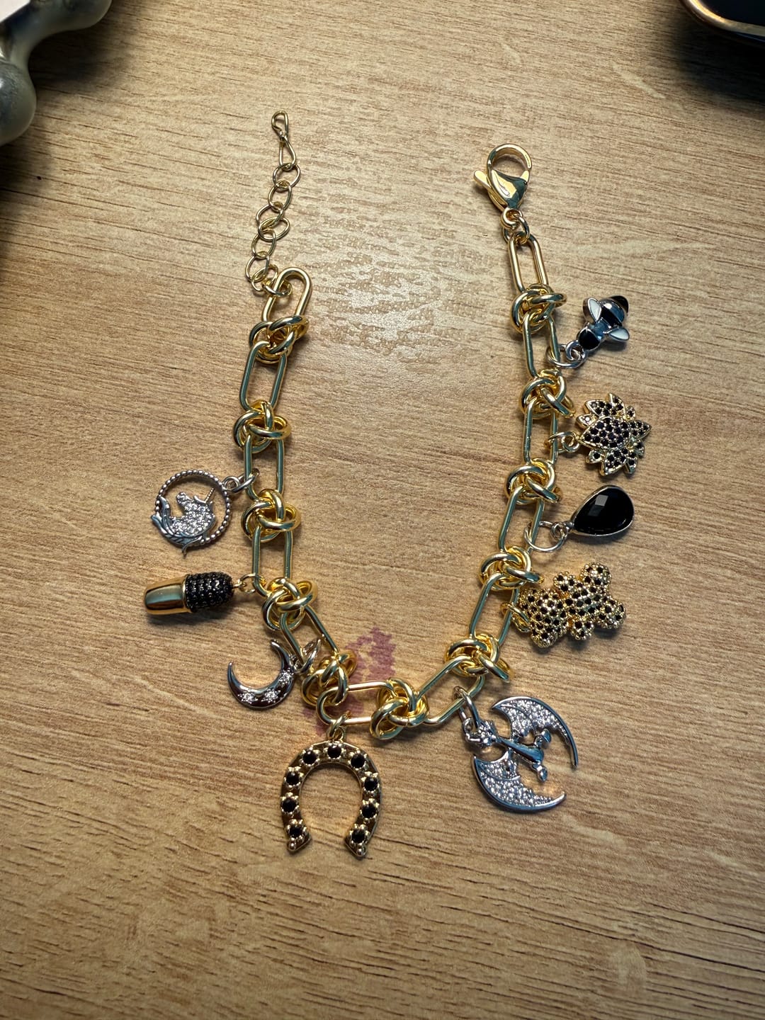 Customer photo review of Bracelet/Necklace Extender - 18K gold plated