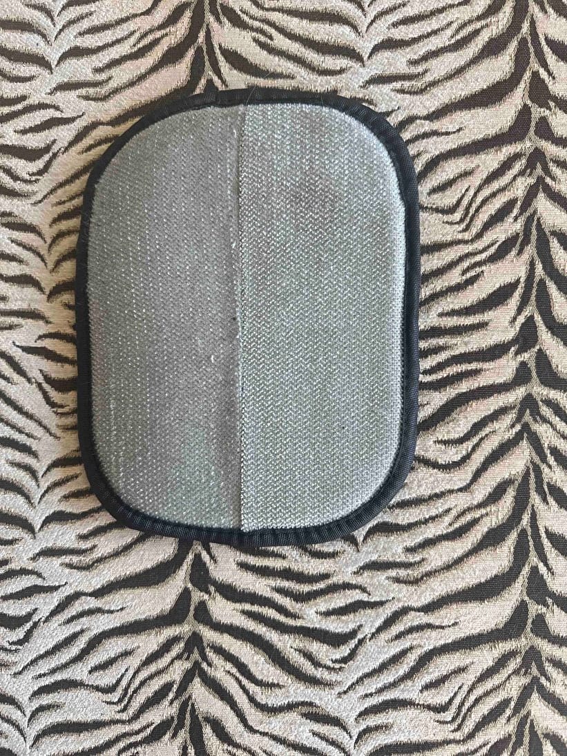 Customer photo review of Kedi Köpek Tüy Toplama Eldiveni | Nazik Evcil Hayvan Bakım ve Masaj Eldiveni