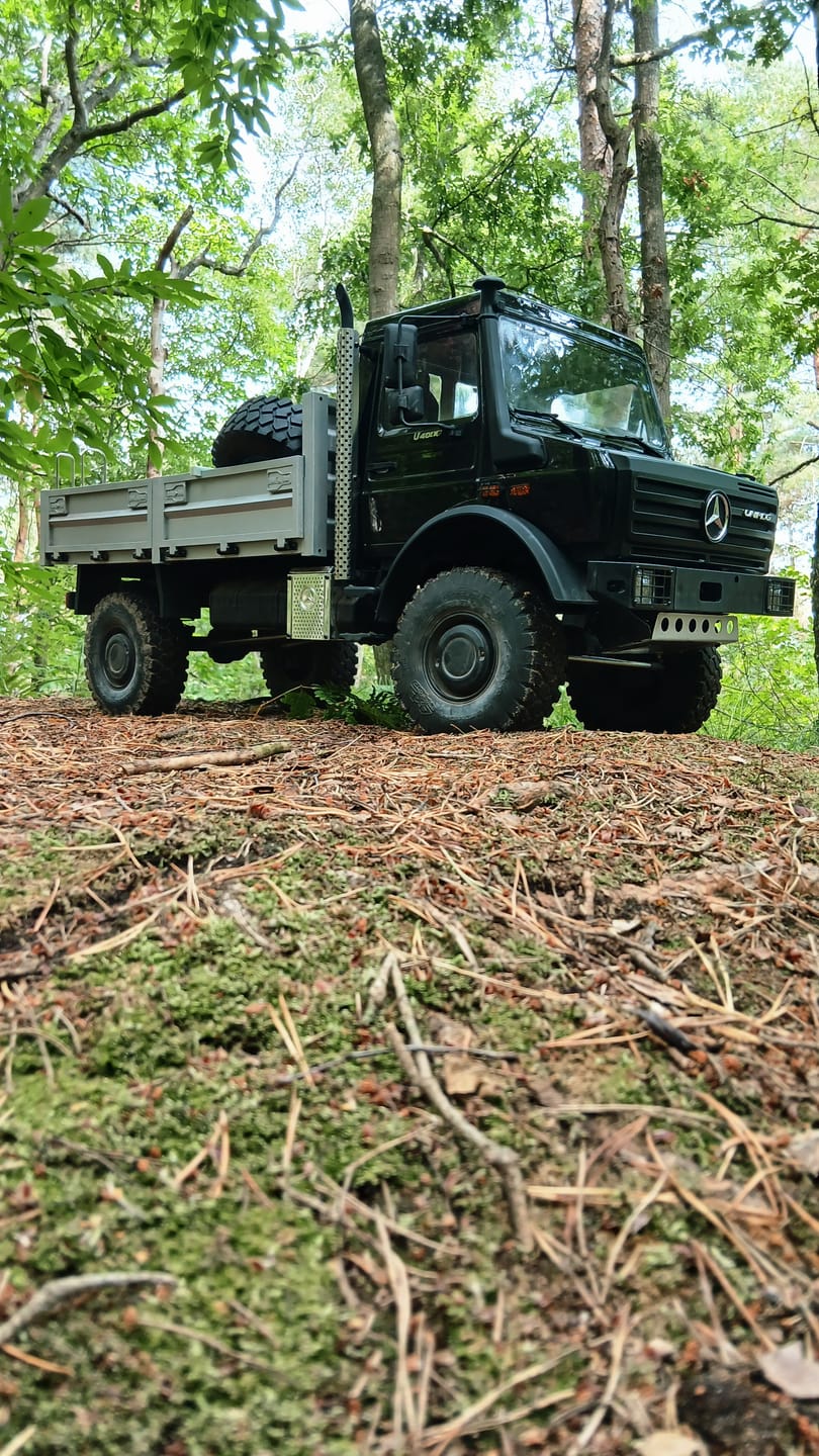 Customer photo review of Rlaarlo 1/7 Brushless RC Crawler Mercedes-Benz Unimog U4000 | UM07