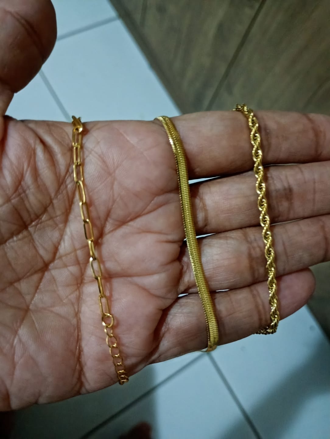 Customer photo review of Kit Pulseiras Essential Banhado em Ouro 18K