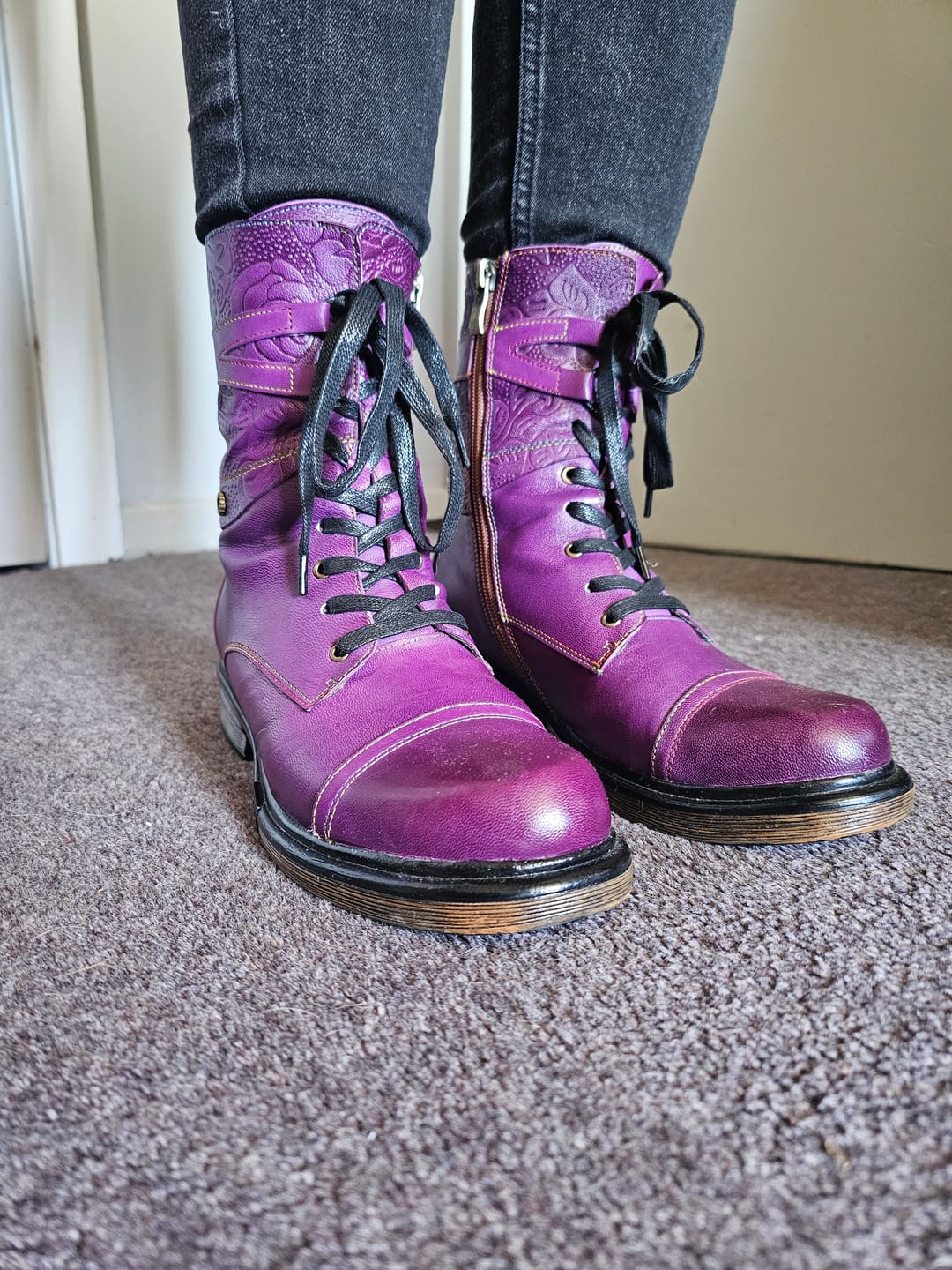 Customer photo review of Comfortable Genuine Leather Boots With Laces And Inside Zippers