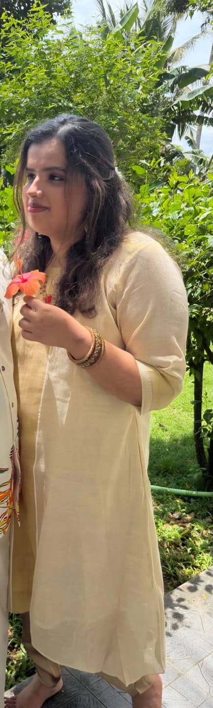 Customer photo review of Kasavu Elegance Golden Tissue High Low Kurta
