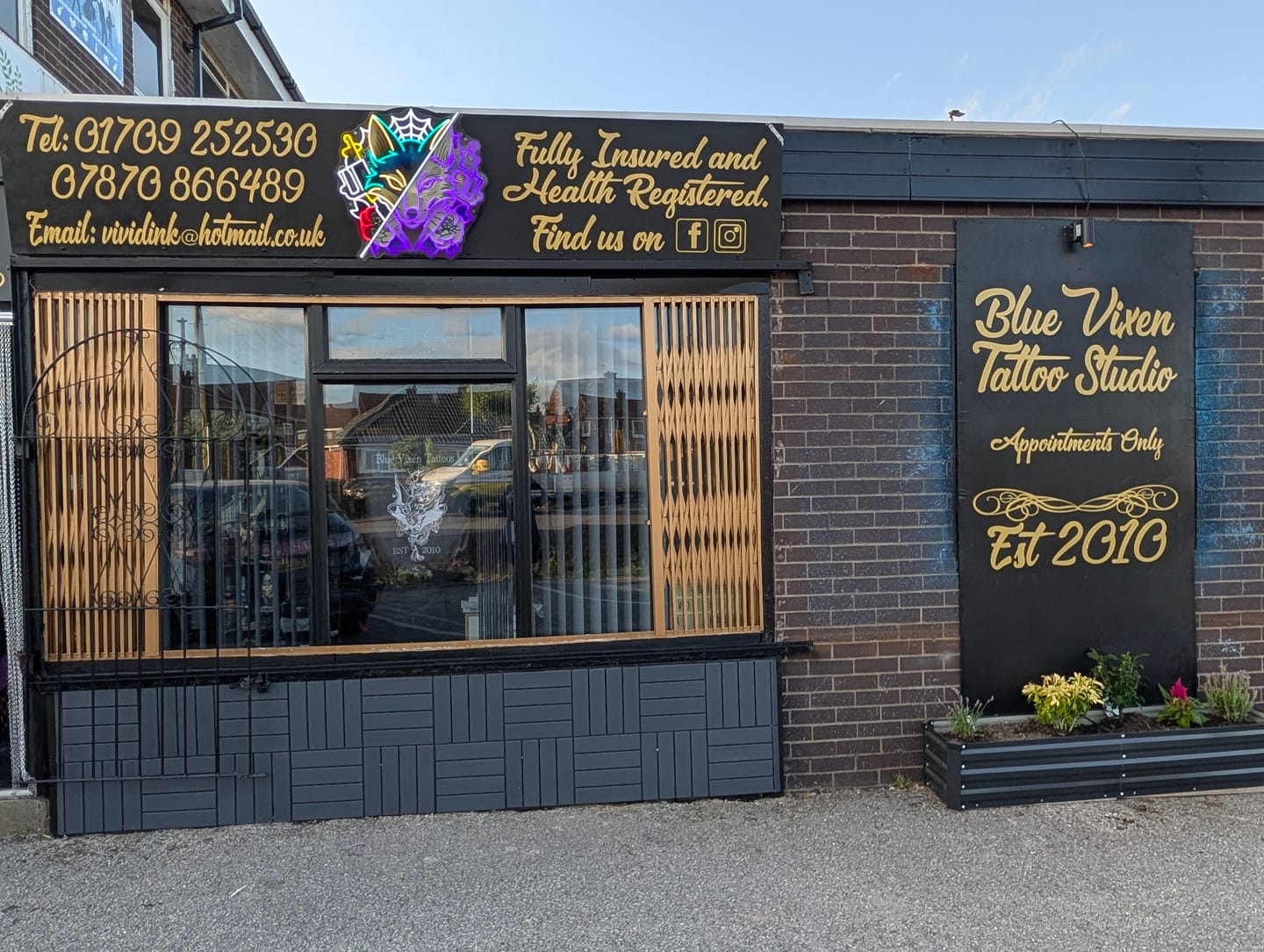 Customer photo review of Custom logo 06 | LED Neon Sign (waterproof)