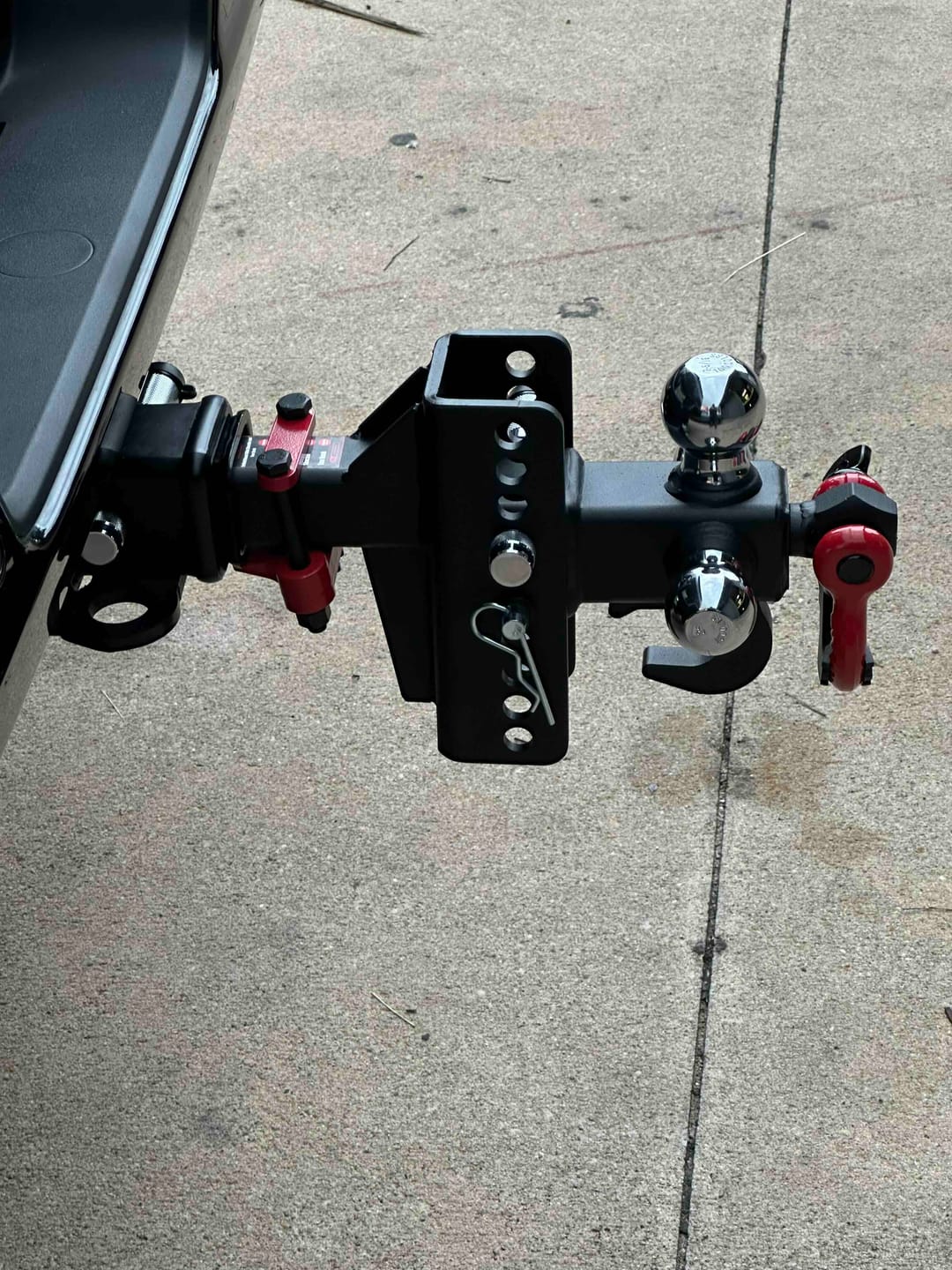 Customer photo review of TYT Adjustable Tri-Ball Hitch for 2″ Receiver – Up to 10K GTW