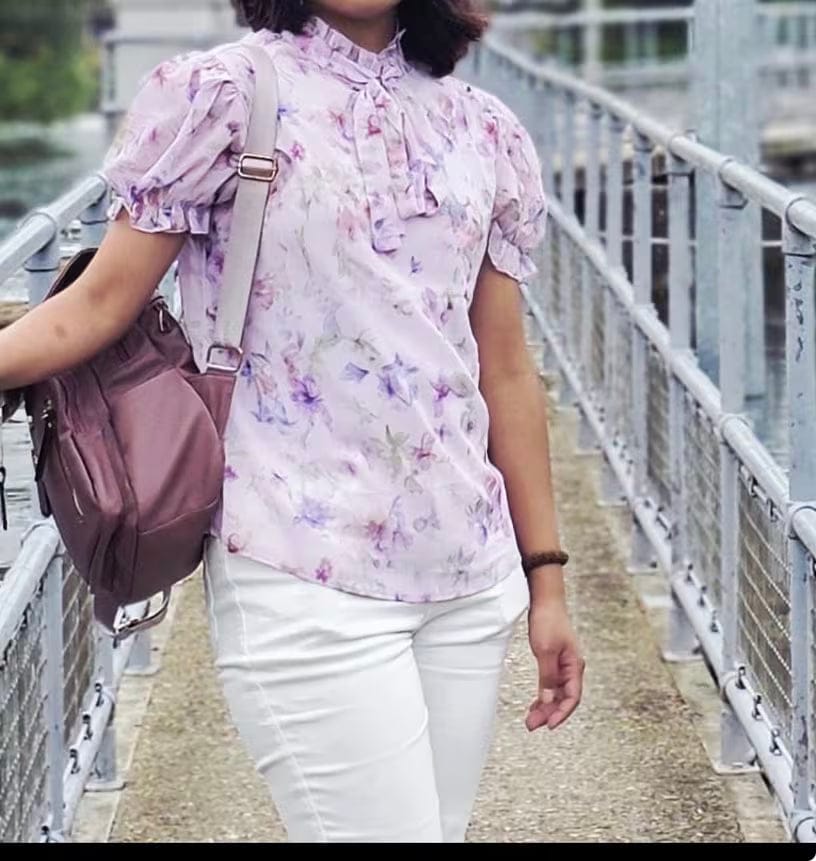 Customer photo review of Çiçek Detaylı Şifon Bluz
