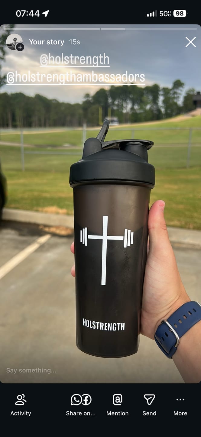 Customer photo review of HolStrength Blender Bottle