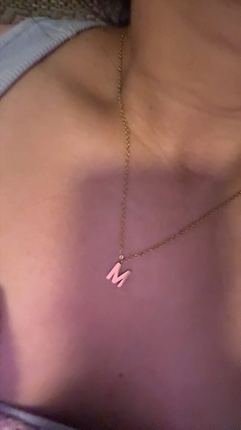 Customer photo review of Filigran Letter Halskette | 18K vergoldet