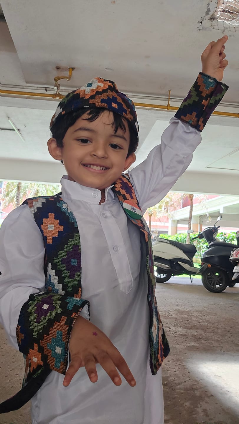 Customer photo review of FancyDressWale Himachal Pradesh Costume for Boys with Cap & Printed Jacket