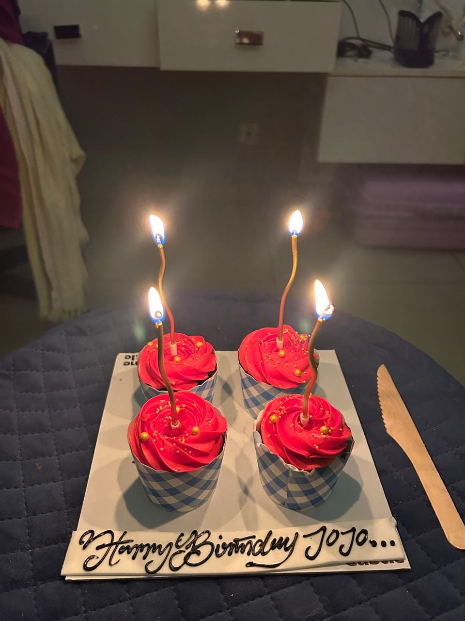 Customer photo review of Cupcake Floral Cake