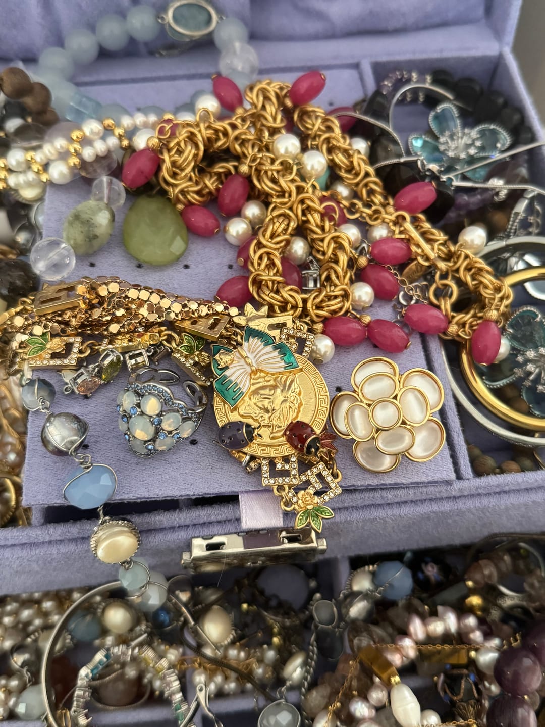 Customer photo review of 【the Treasure Vault】luxury custom mystery jewelry box /jar Exquisite Jewelry Box /jar with Superior Texture （20-30pcs）