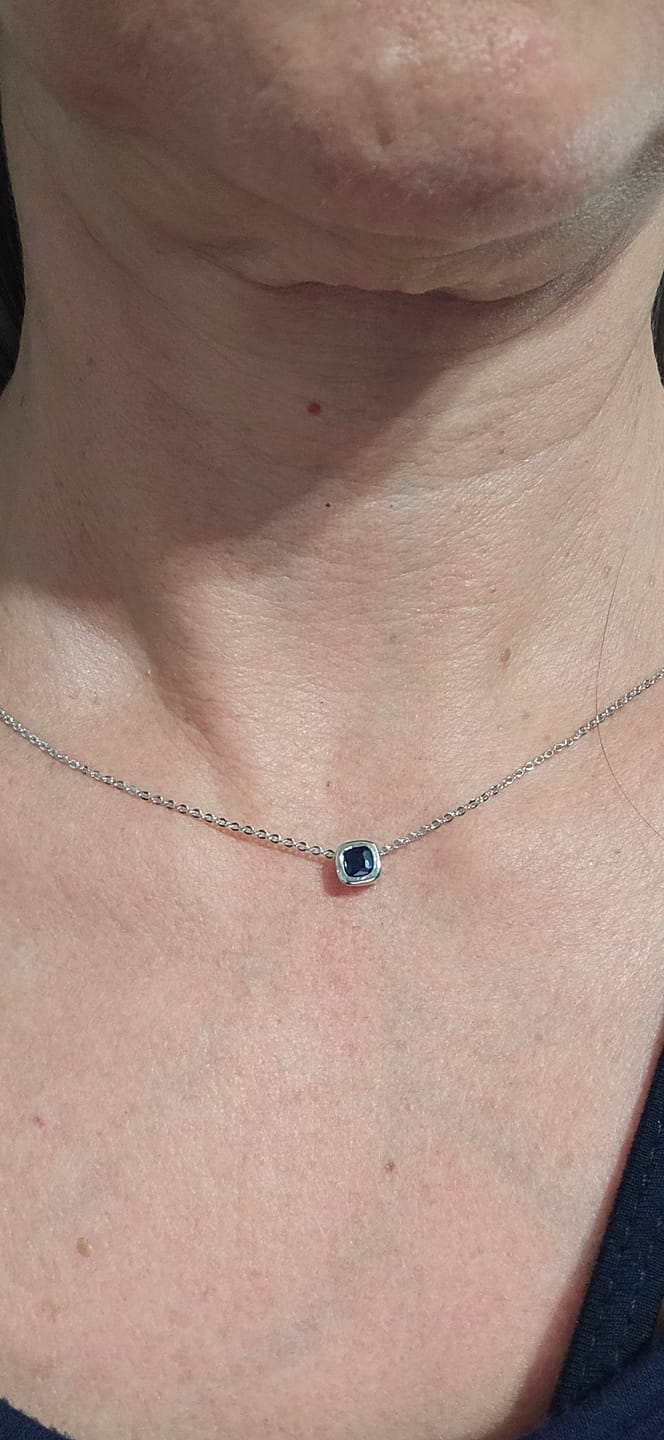 Customer photo review of Collar Birthstone Cuadrado Plateado