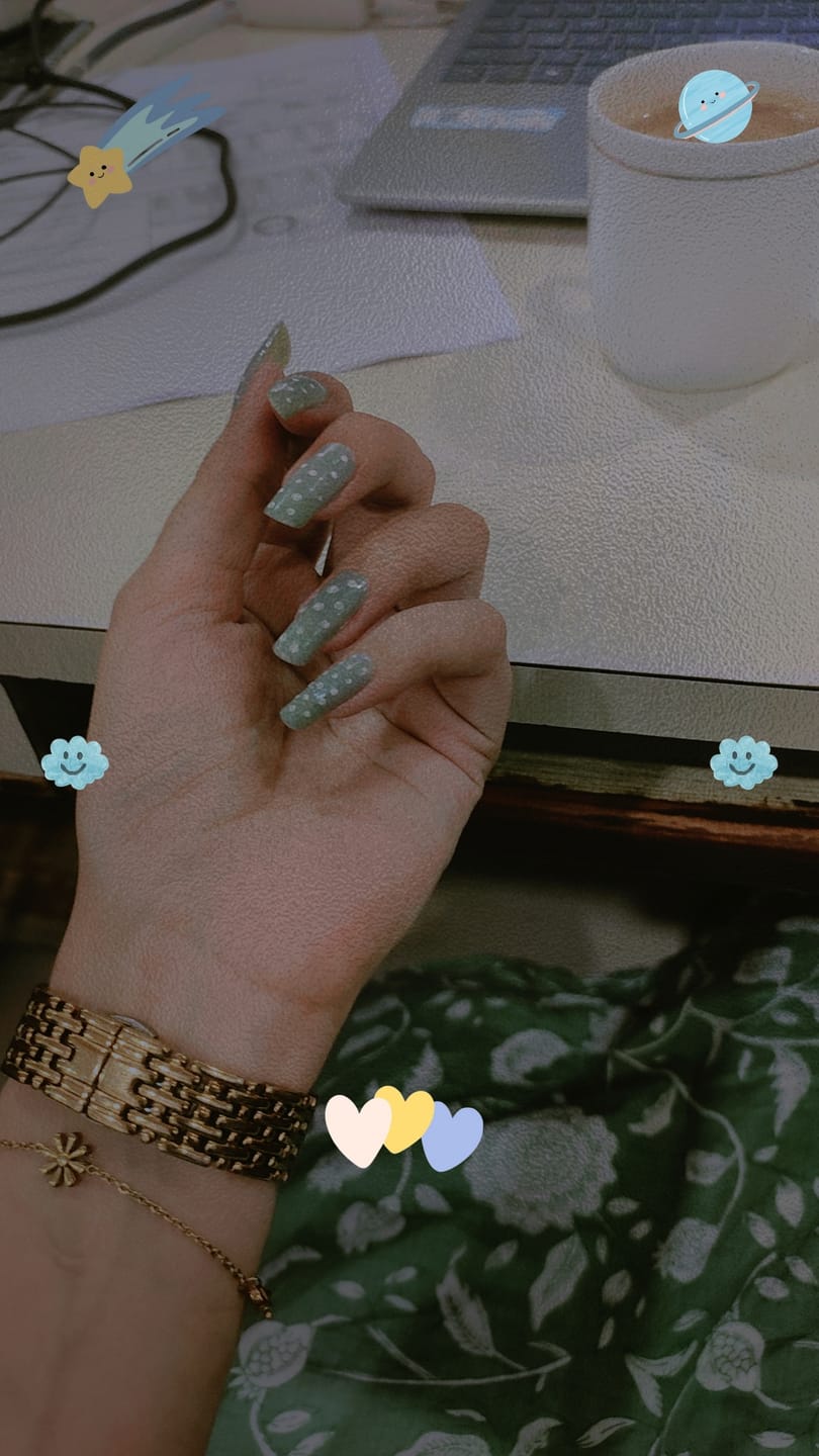 Customer photo review of Daisy Link Bracelet