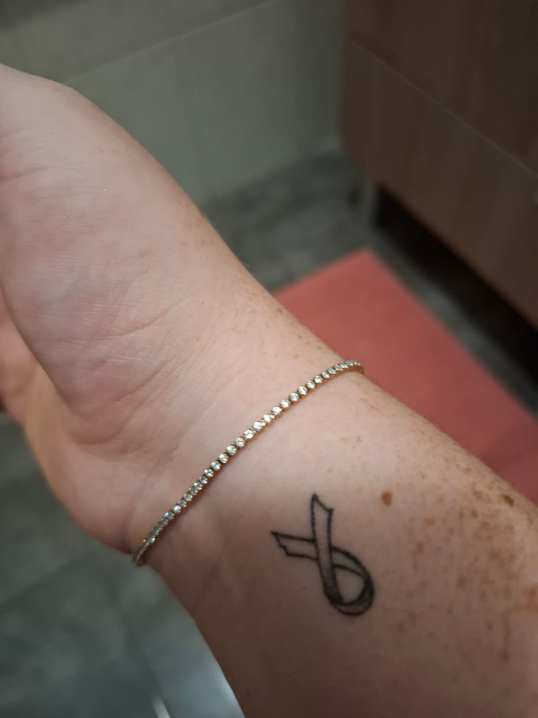 Customer photo review of Niyah White Crystal Gold Bracelet