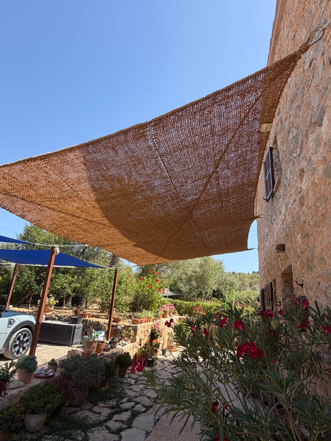 Customer photo review of Toile de coco pergola