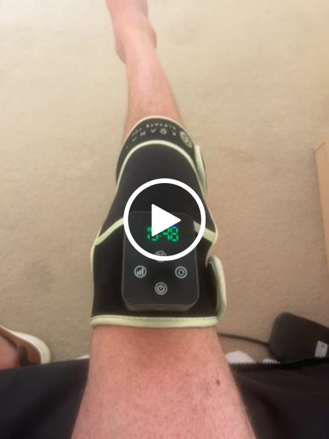 Customer video review of Koanna® Red Light Therapy Bandage For Knee Pain