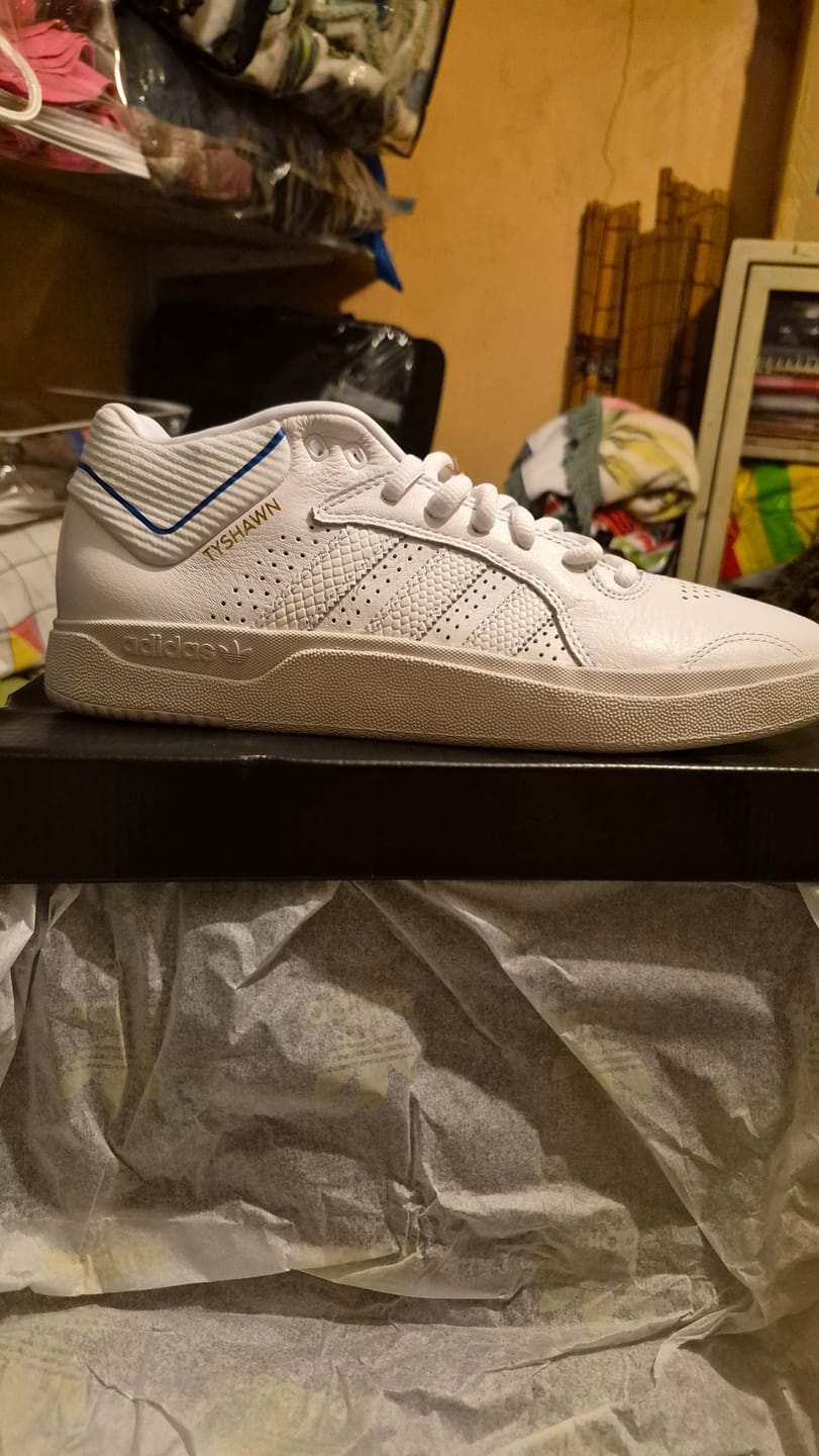 Customer photo review of adidas - Tyshawn White JI0867