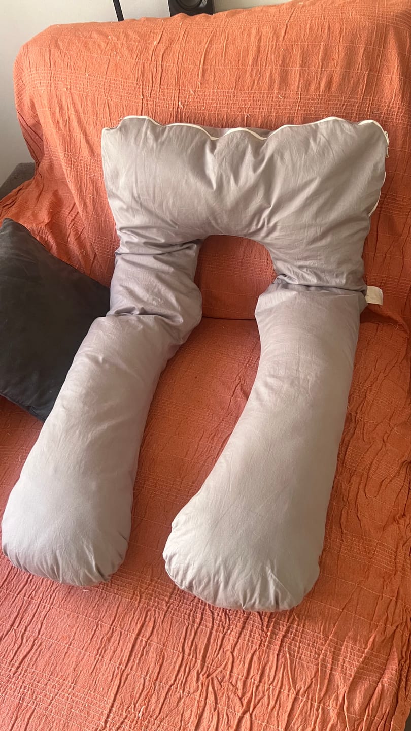 Customer photo review of Almohada corporal en forma de U