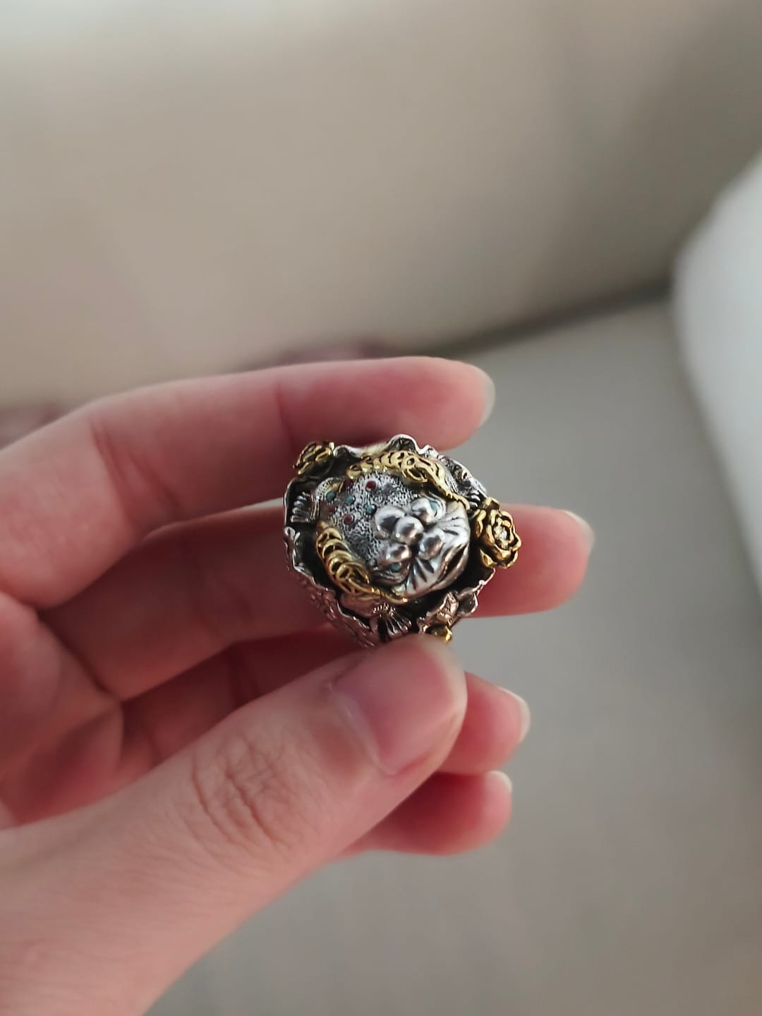 Customer photo review of FuAttract Wealth Luck & Blessings Golden Toad Inlaid Vintage Ring