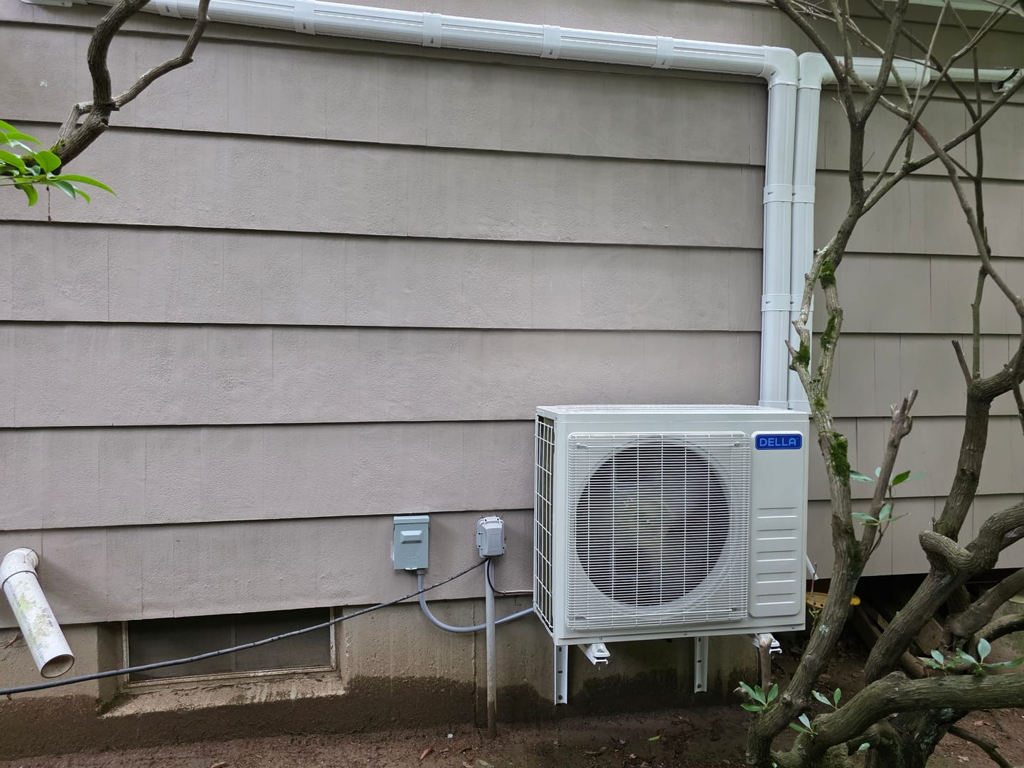 Customer photo review of DELLA Optima CloudAir Series 9000 BTU 23 SEER2 Mini Split AC Line Set with Installation Kit