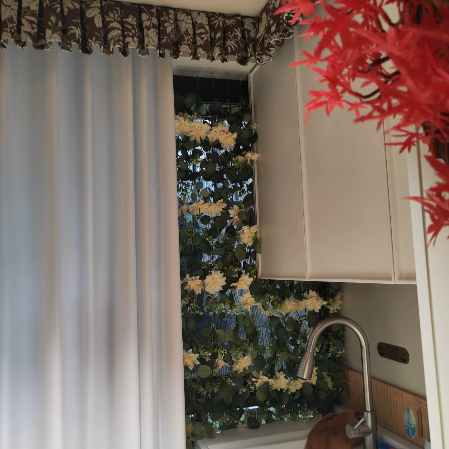 Customer photo review of 🔥Last Day 60% OFF🔥Artificial Rose Garland Flower Vine