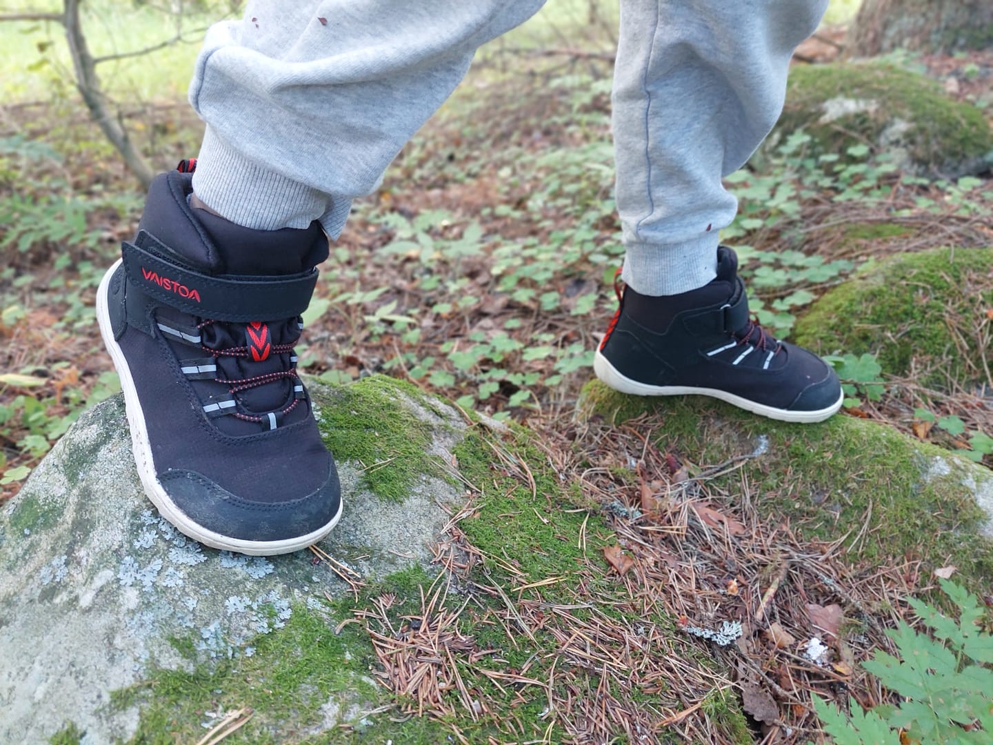 Customer photo review of Vaistoa Kaste lasten vedenpitävät paljasjalkakengät