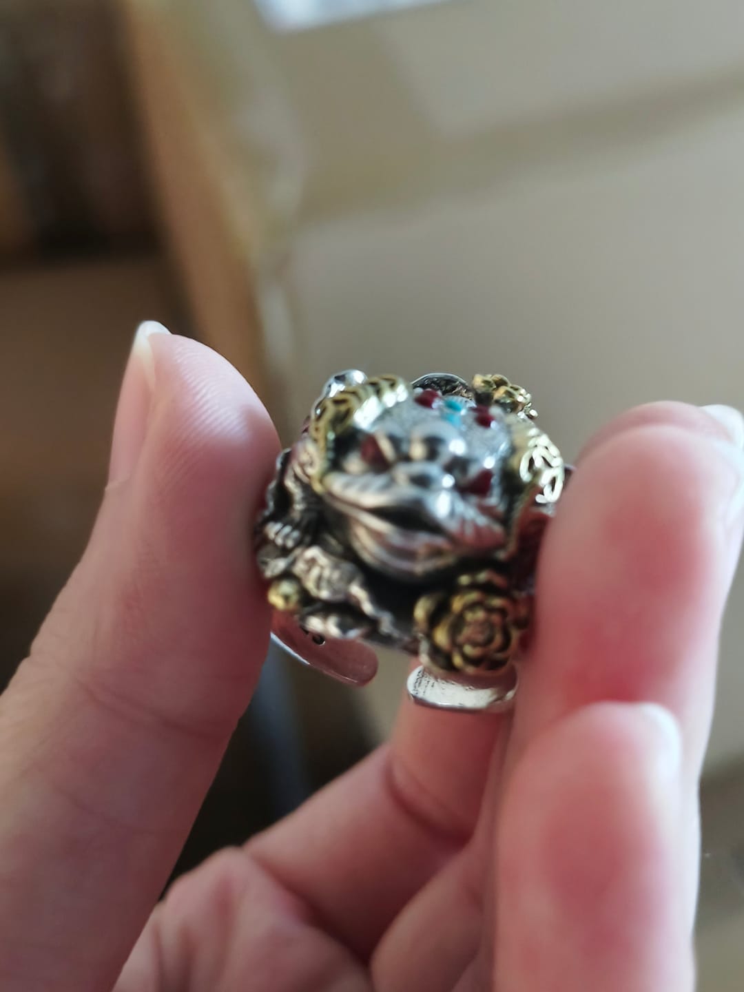 Customer photo review of FuAttract Wealth Luck & Blessings Golden Toad Inlaid Vintage Ring