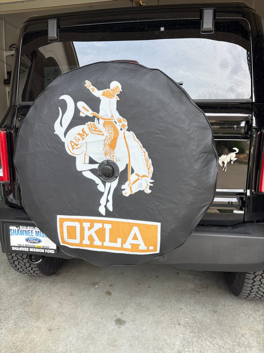 Customer photo review of CUSTOM Ford Bronco Tire Cover