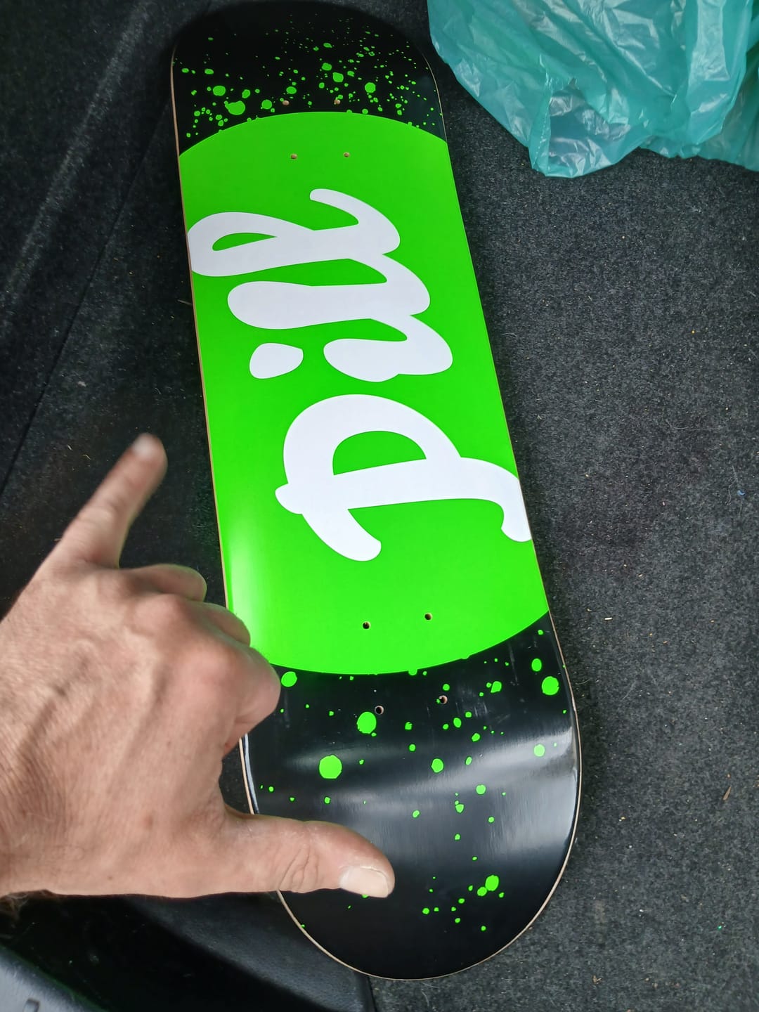 Customer photo review of Pill – Classic Logo 8’5