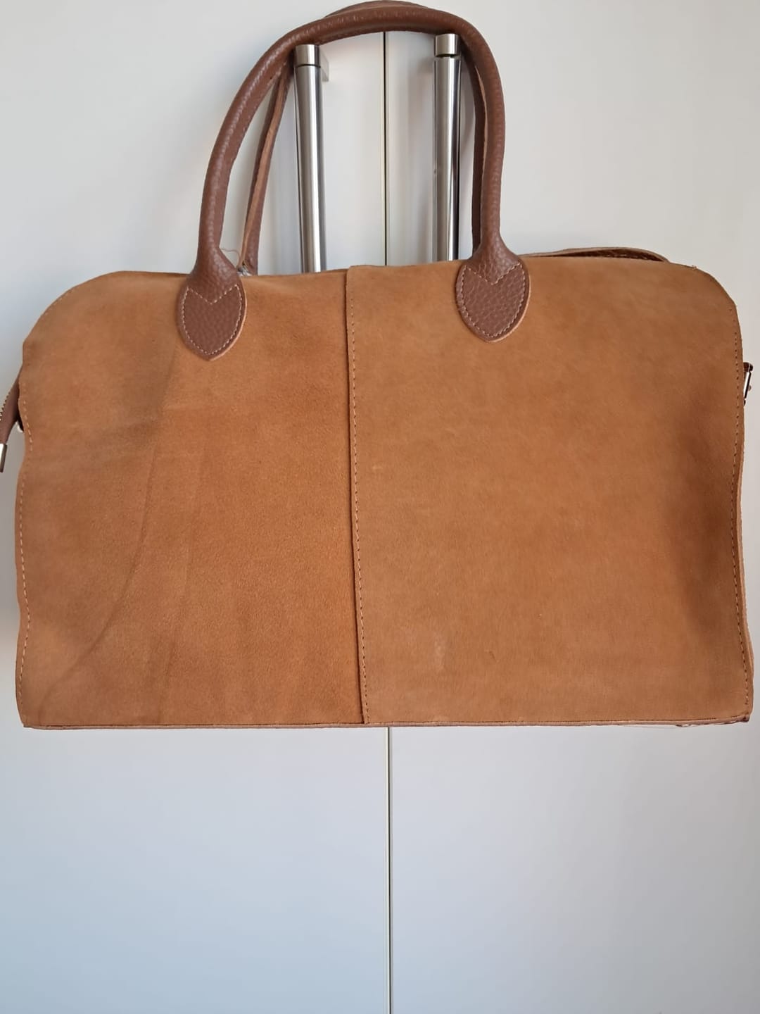 Customer photo review of Totem XL | Büyük Boy Hakiki Süet Deri El ve Omuz Çantası