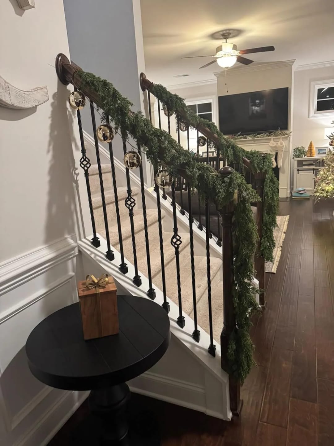Customer photo review of 🏆2026 HOT SALE💥 Pre-lit Christmas Cedar Garland