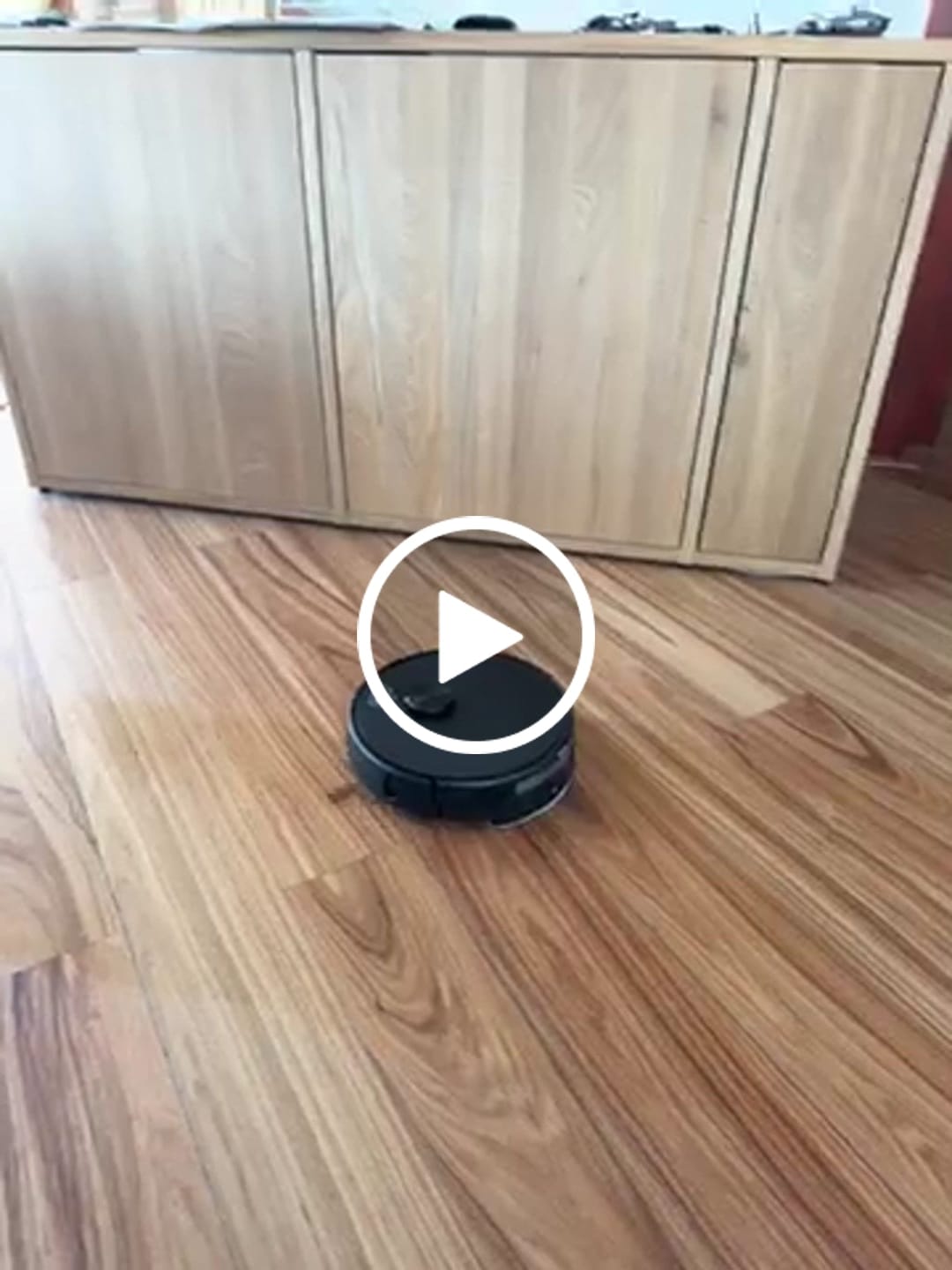 Customer video review of Robotstofzuiger V8 Pro – Volautomatische reiniging met dweilfunctie, slimme navigatie en app-bediening voor moeiteloze schoonmaak