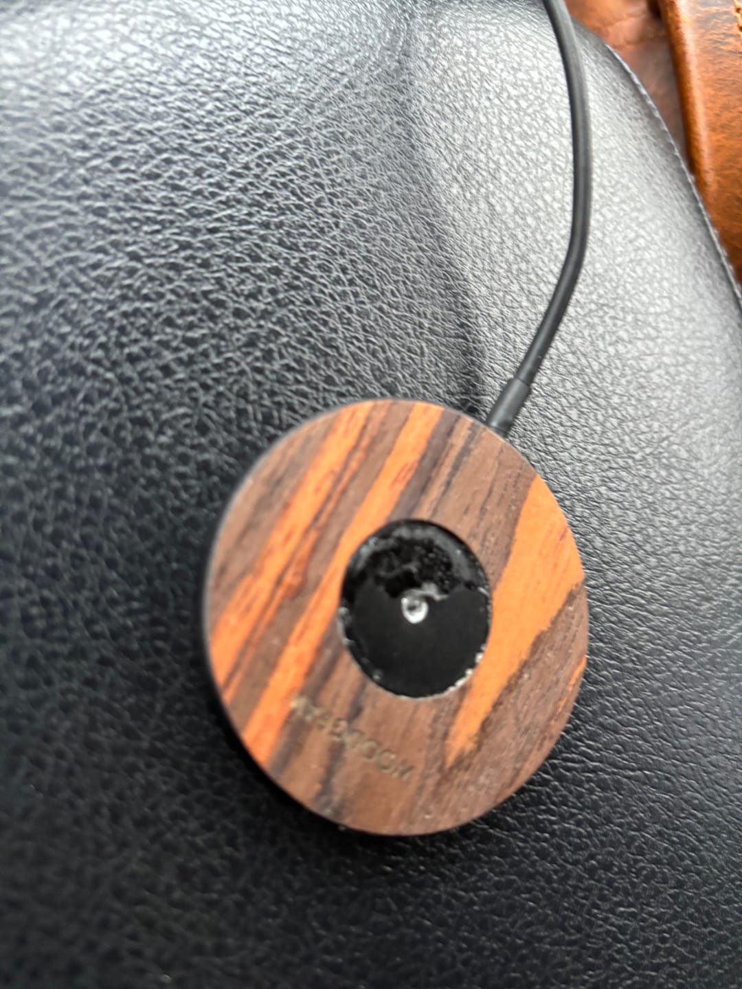 Customer photo review of Imperial Rosewood MagSafe Car wireless charger
