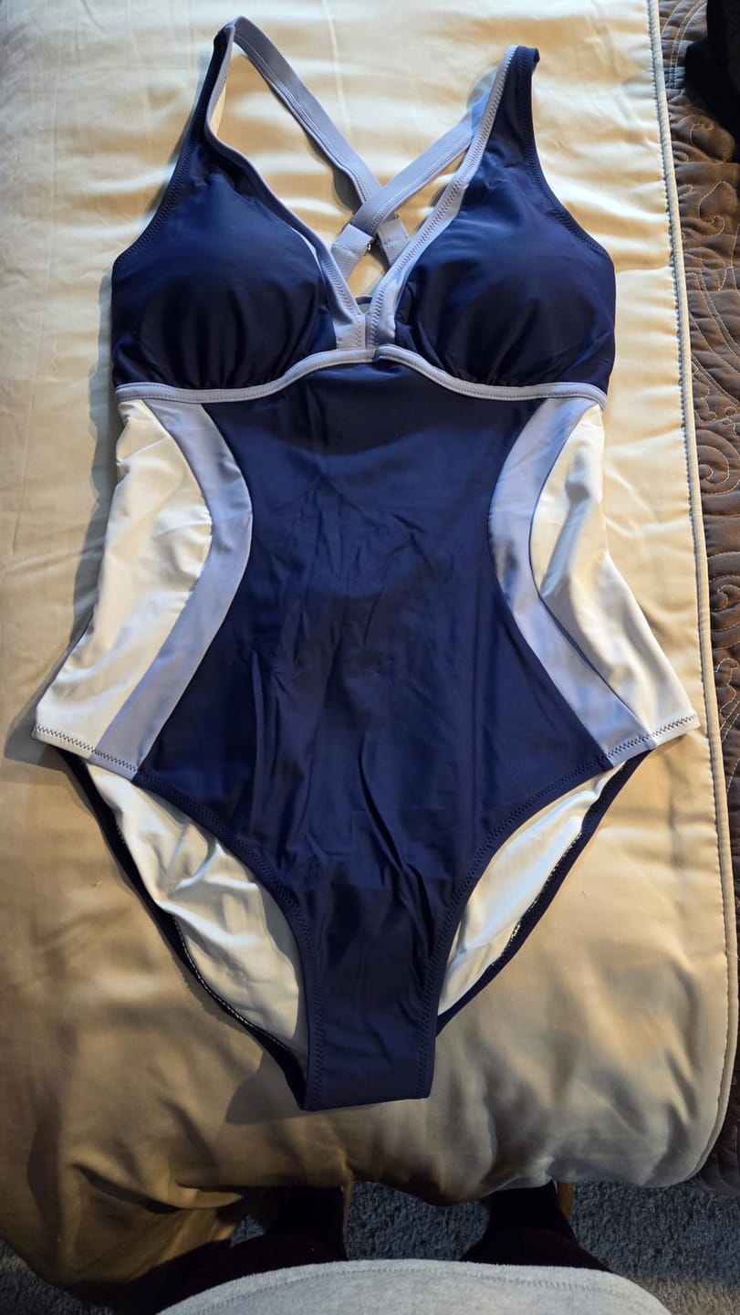 Customer photo review of Emoswimsuit - Women's One Piece Swimsuit Slimming Tummy Control Bathing Suit