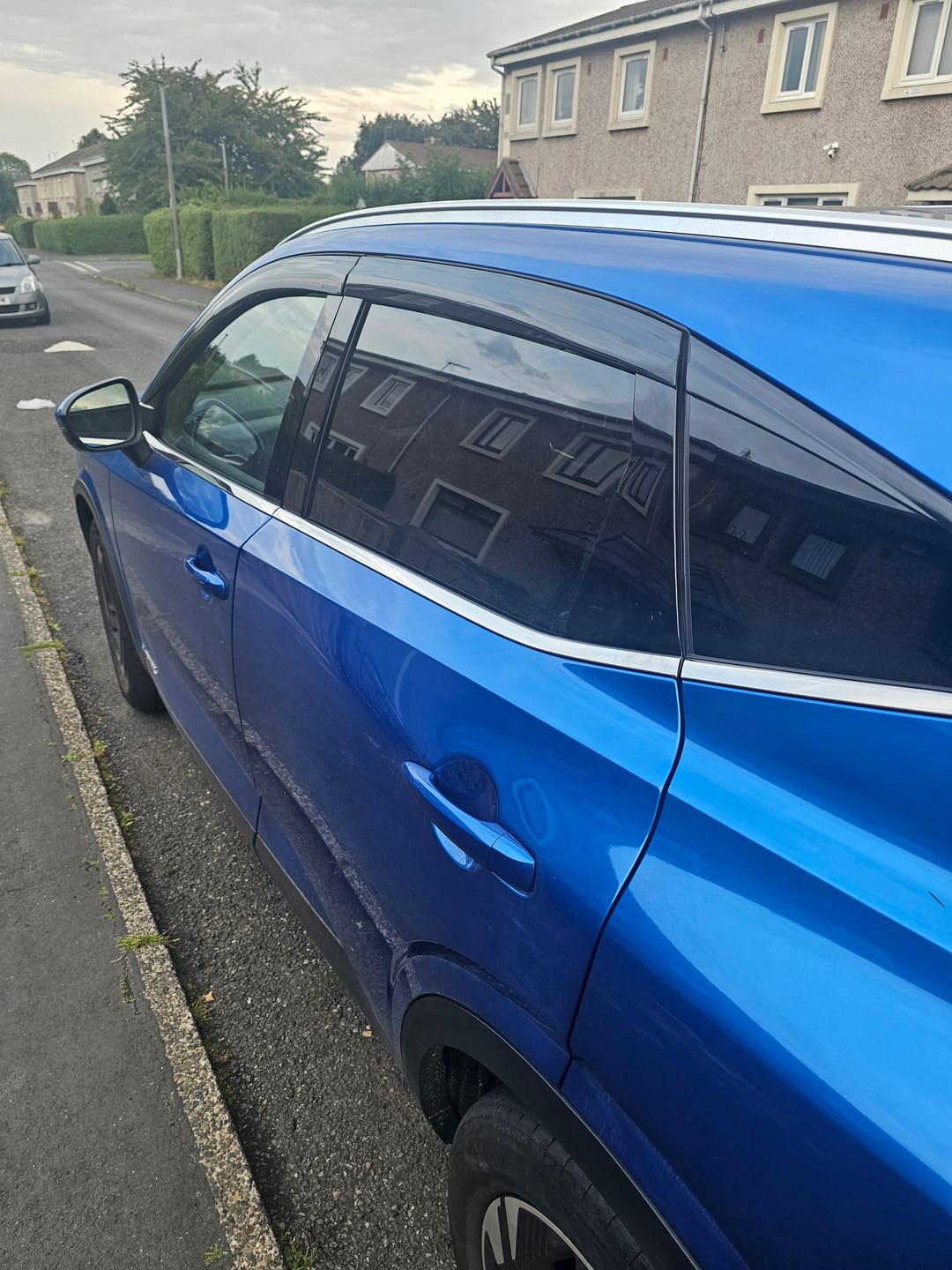 Customer photo review of Auto Clover Wind Deflectors Set for Nissan Qashqai 2021+ (6 pieces)