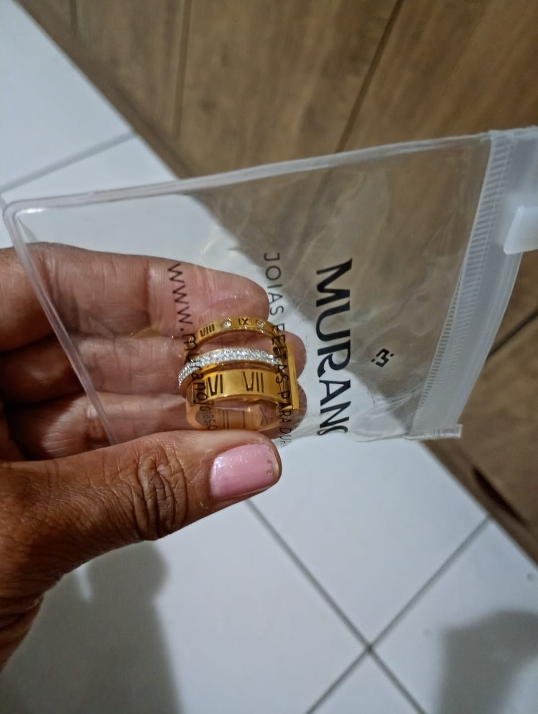 Customer photo review of Anel Aro Triplo Algarismo Romano Banhado em Ouro 18K