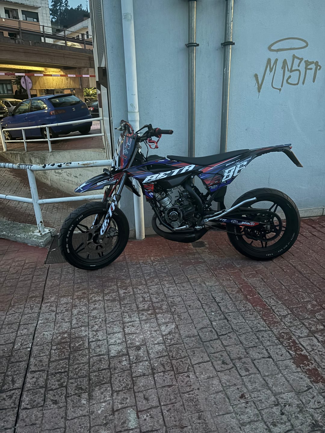 Recensione fotografica del cliente del kit decorativo Moto 50cc | Su misura