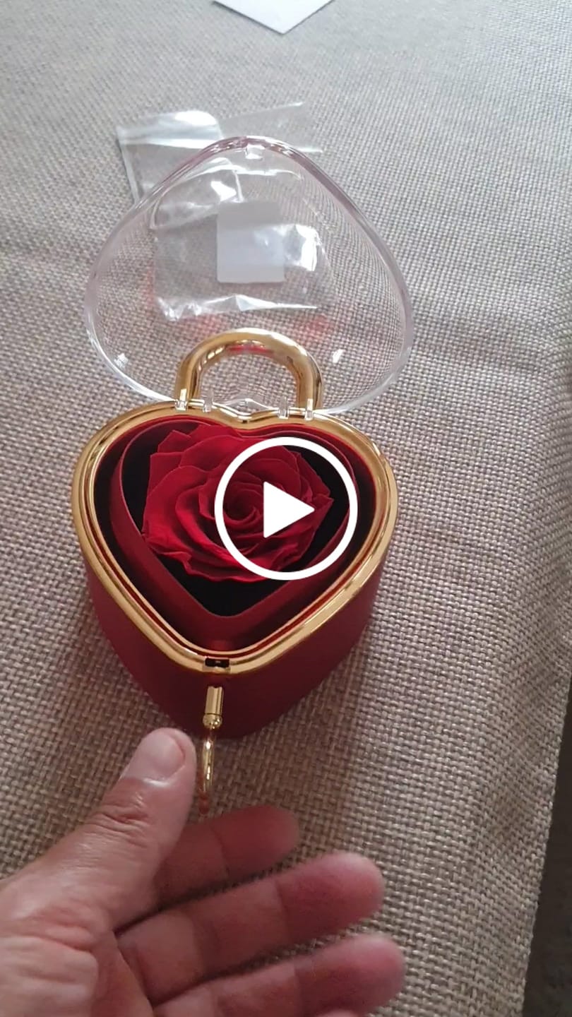 Customer video review of Eternal Lock & Personalized Necklace
