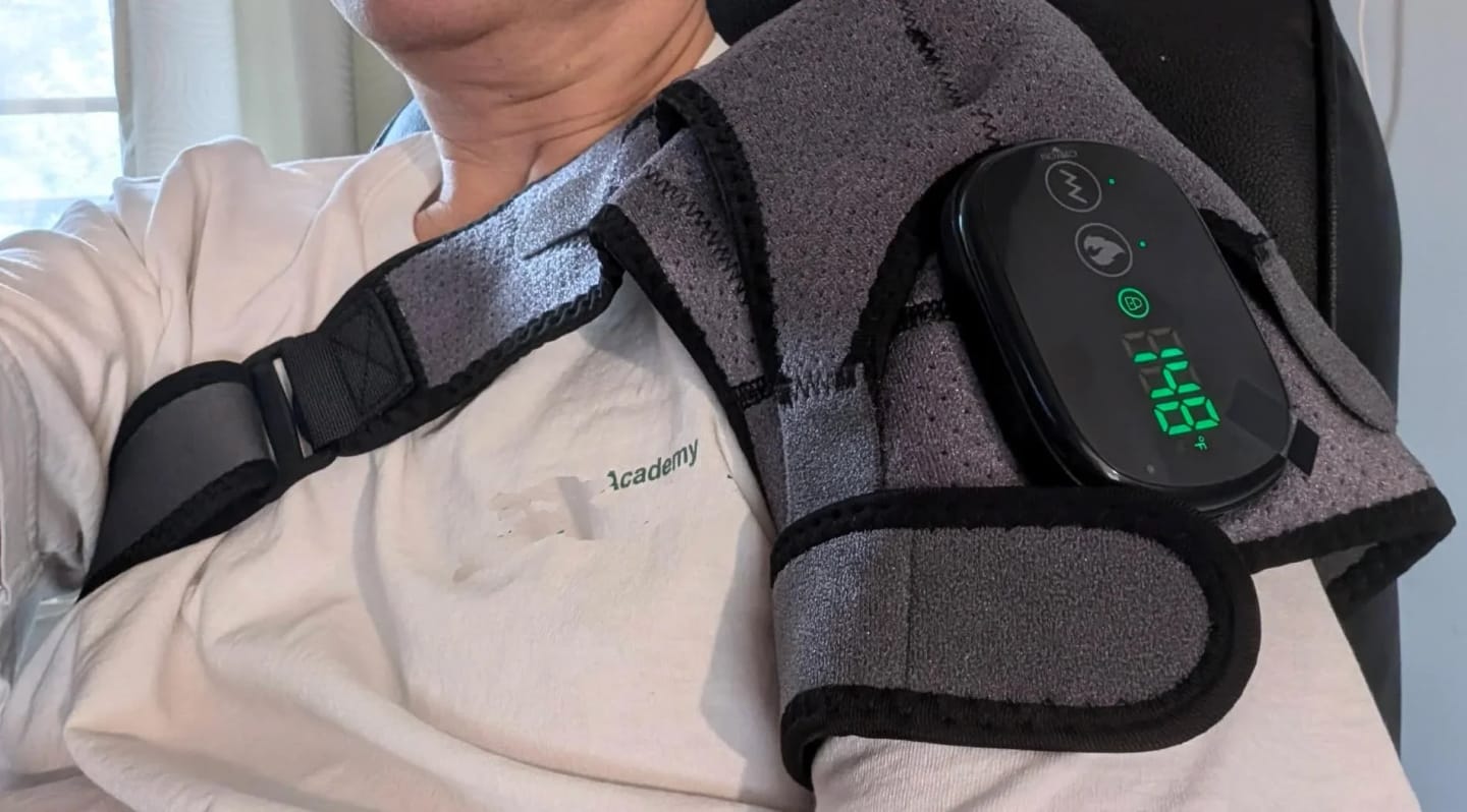 Customer photo review of Wisemed Shoulder Massager