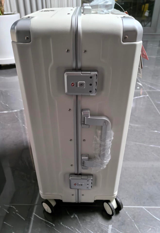 Customer photo review of Captain Aluminum Frame Check-In