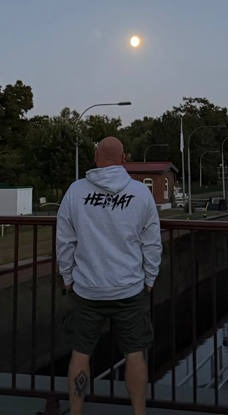 Customer photo review of Hoodie Heimatliebe Grey