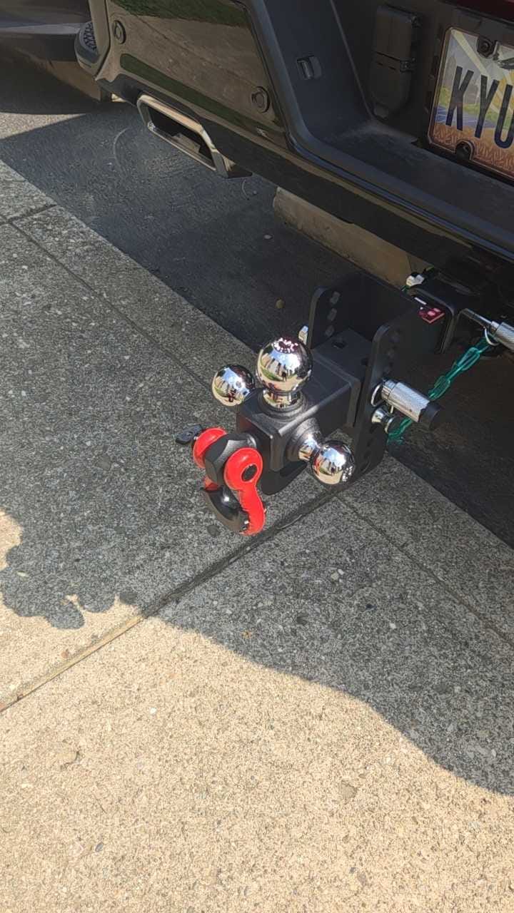 Customer photo review of TYT Adjustable Tri-Ball Hitch for 2″ Receiver – Up to 10K GTW
