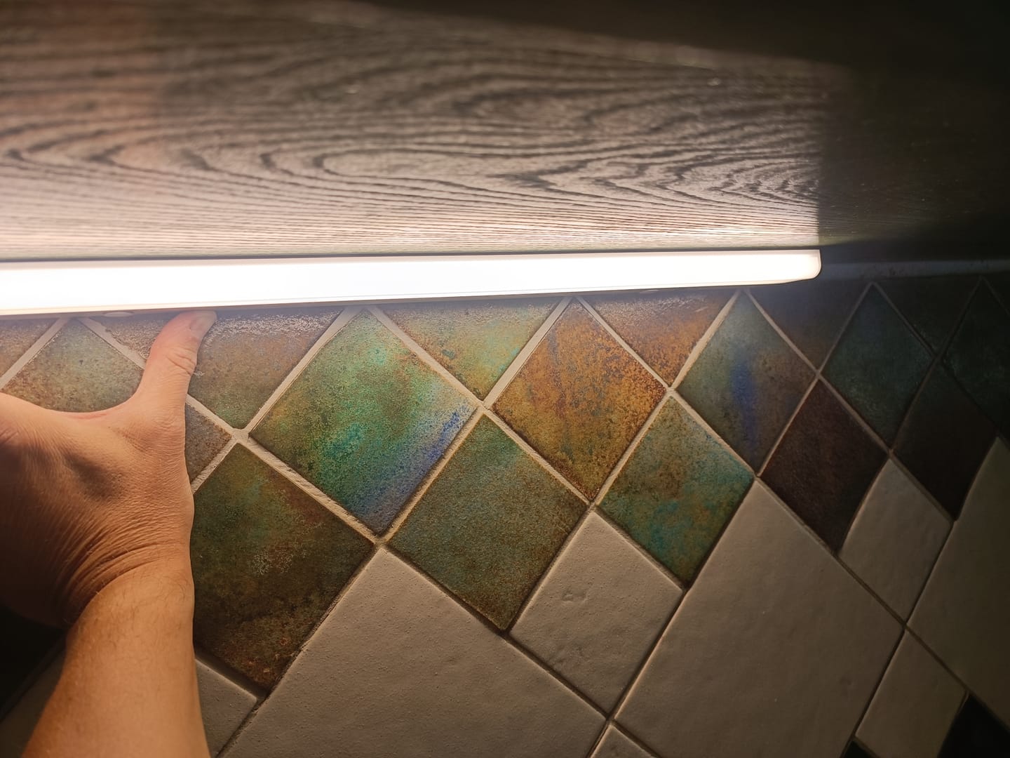 Customer photo review of OSRAM LinearLED Flat® Sensorleuchte, 12W, Warmweiß, 3000K