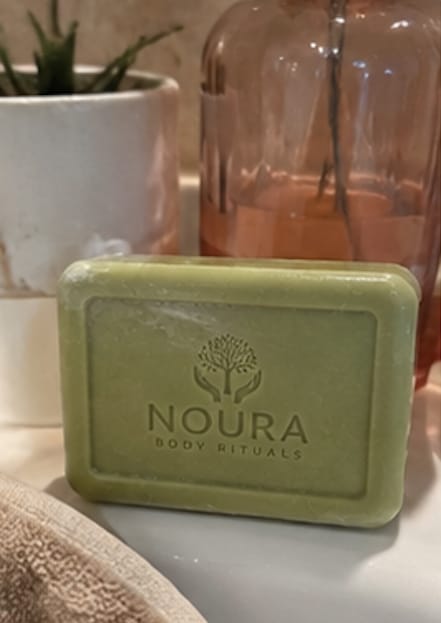 Customer photo review of Jabón de Tea Tree para la Comezón debajo del Busto