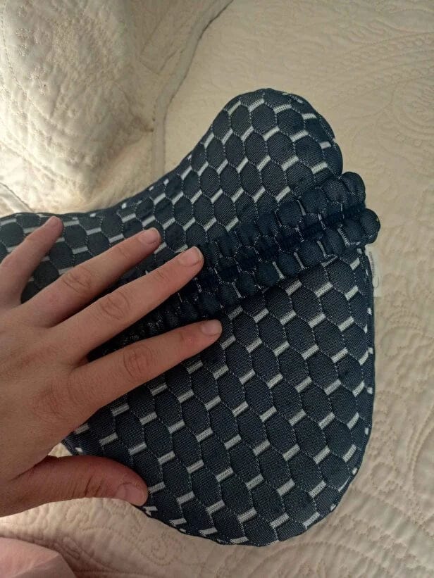 Customer photo review of Pillowen Ortopedik Bacak Arası Yastığı — Yan Yatış Destek Minderi
