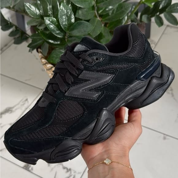 Customer photo review of New Balance 9060 Shoes